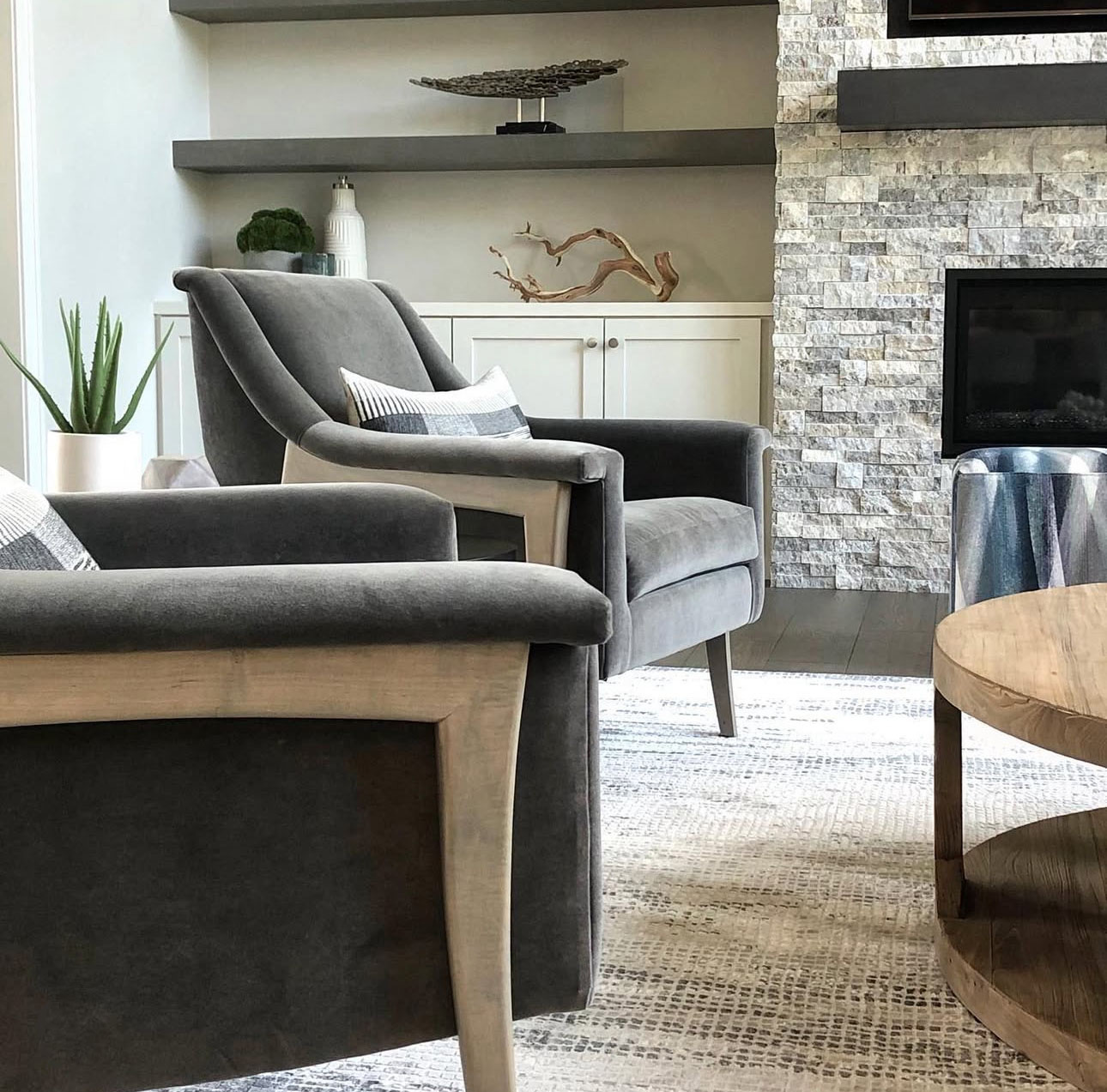 Social Image {i + 1}